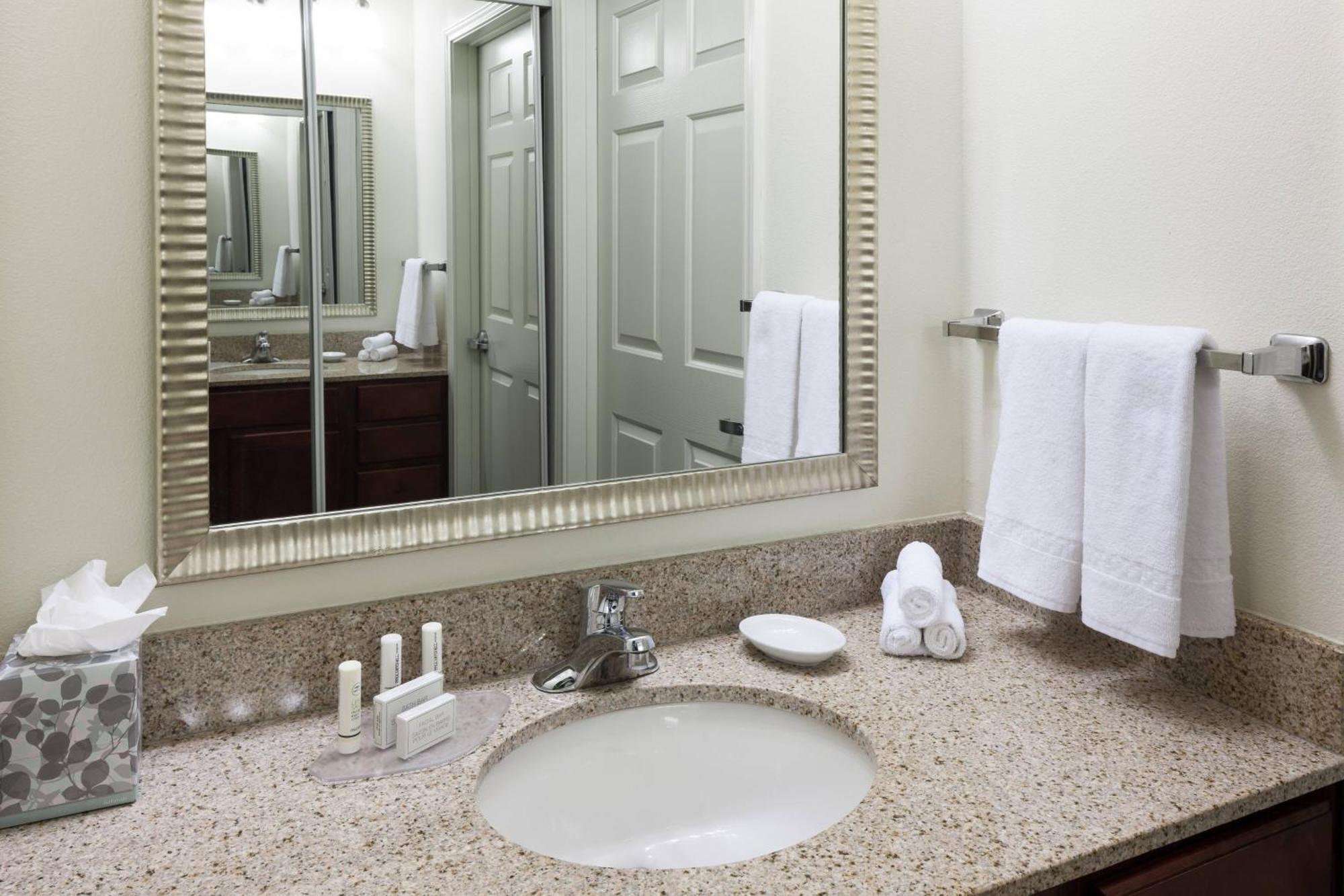Residence Inn Fort Worth Cultural District Exterior foto